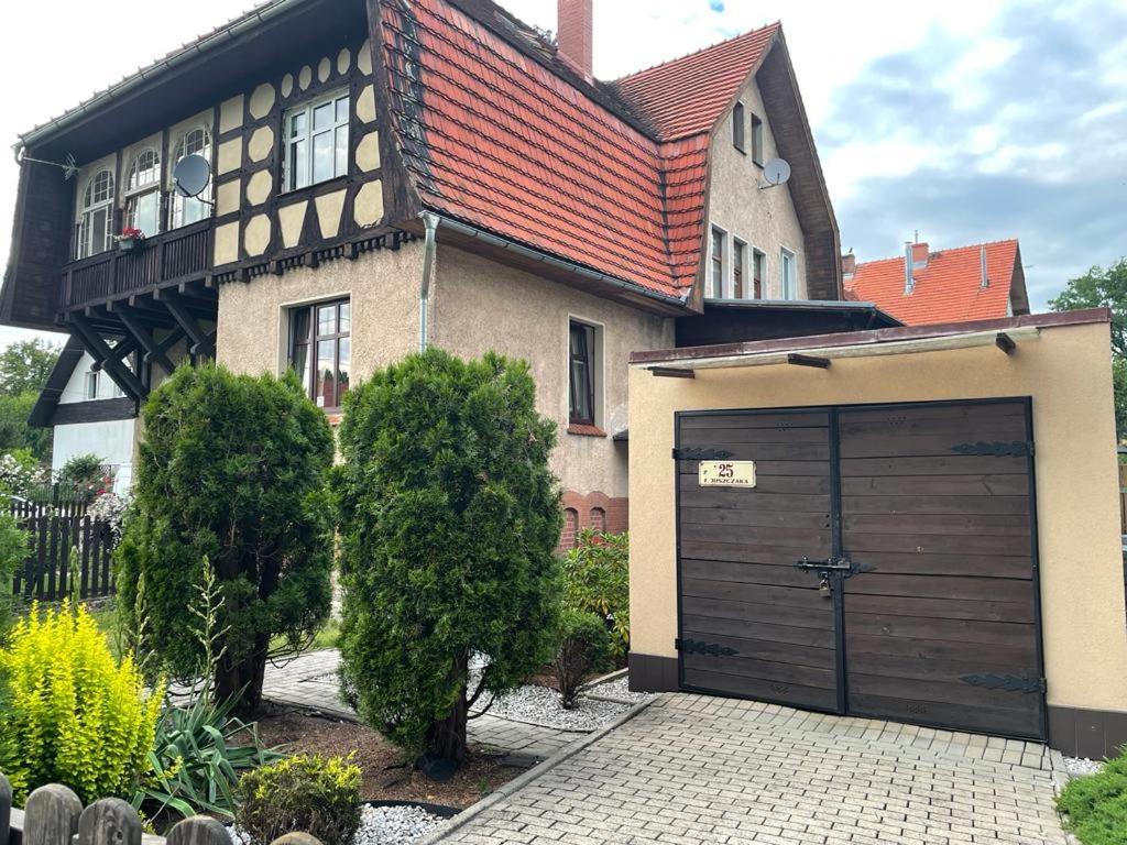 Villa Klara Cieplice يلينيا غورا المظهر الخارجي الصورة
